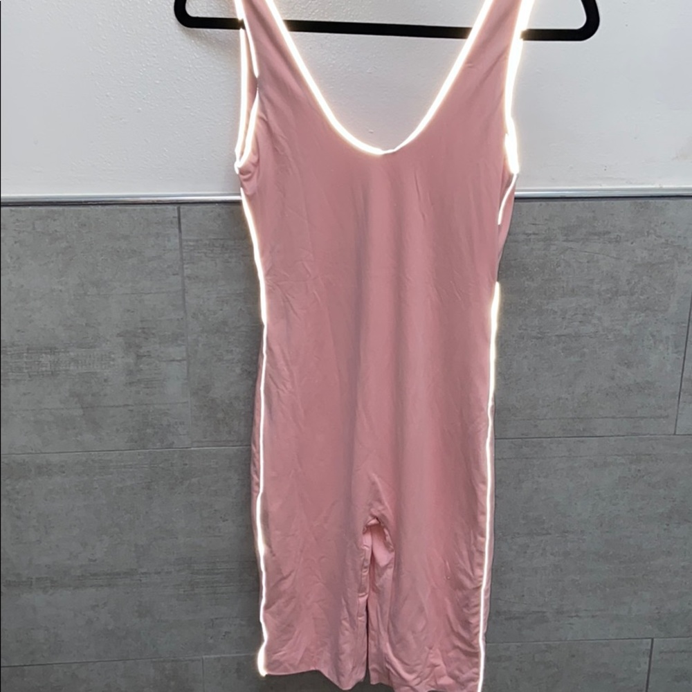 Everything nice romper - Picture 2 of 8